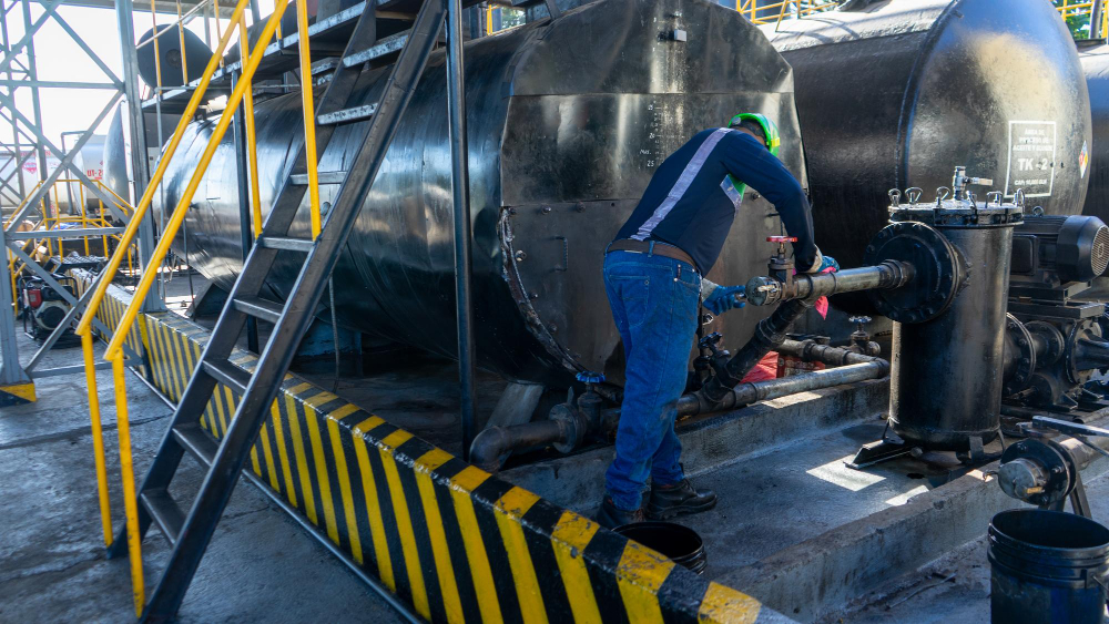 APUNTALAMIENTO Y CORTE DE TANQUE TK-10003